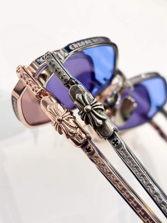 Picture of Chrome Hearts Sunglasses _SKUfw77670040fw